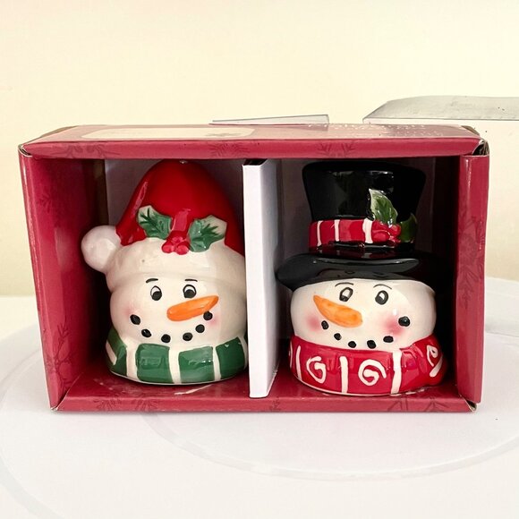 Pfaltzgraff Collectibles Snowman Pals Salt and Pepper Shakers Set for Christmas - Picture 7 of 12